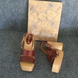 Free People Mallory Leather Clog Sandal Shoe Size 39 9 Boho Woodgrain Platforms